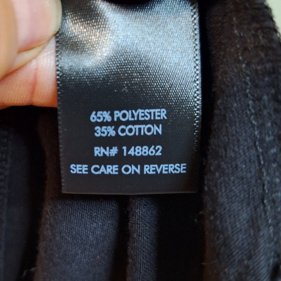 Torrid size 1 Girlfriend Signature Jersey V-Neck Tee black shortsleeve - Picture 6 of 8